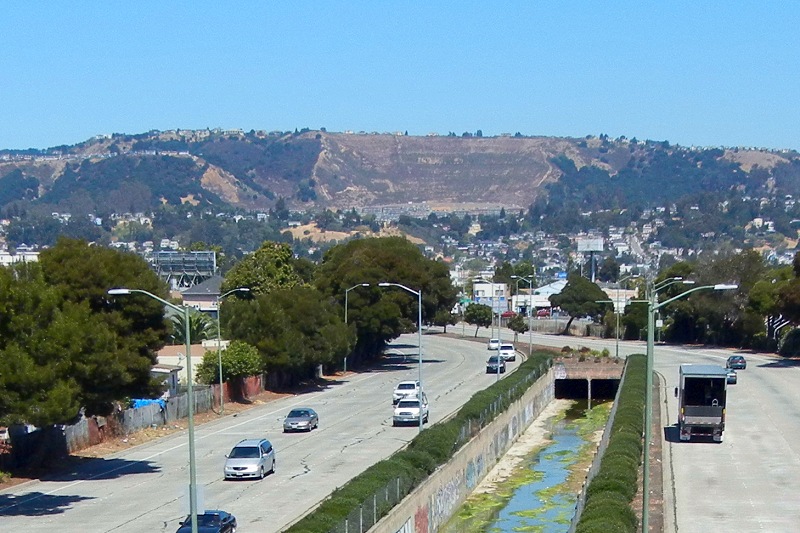 Image of the Leona Quarry from southeast Oakland.